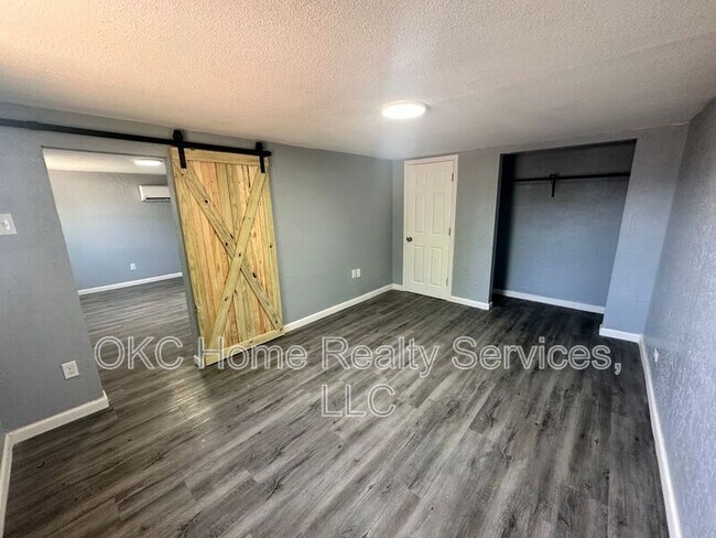 Foto del edificio - 1612 NE 24th St