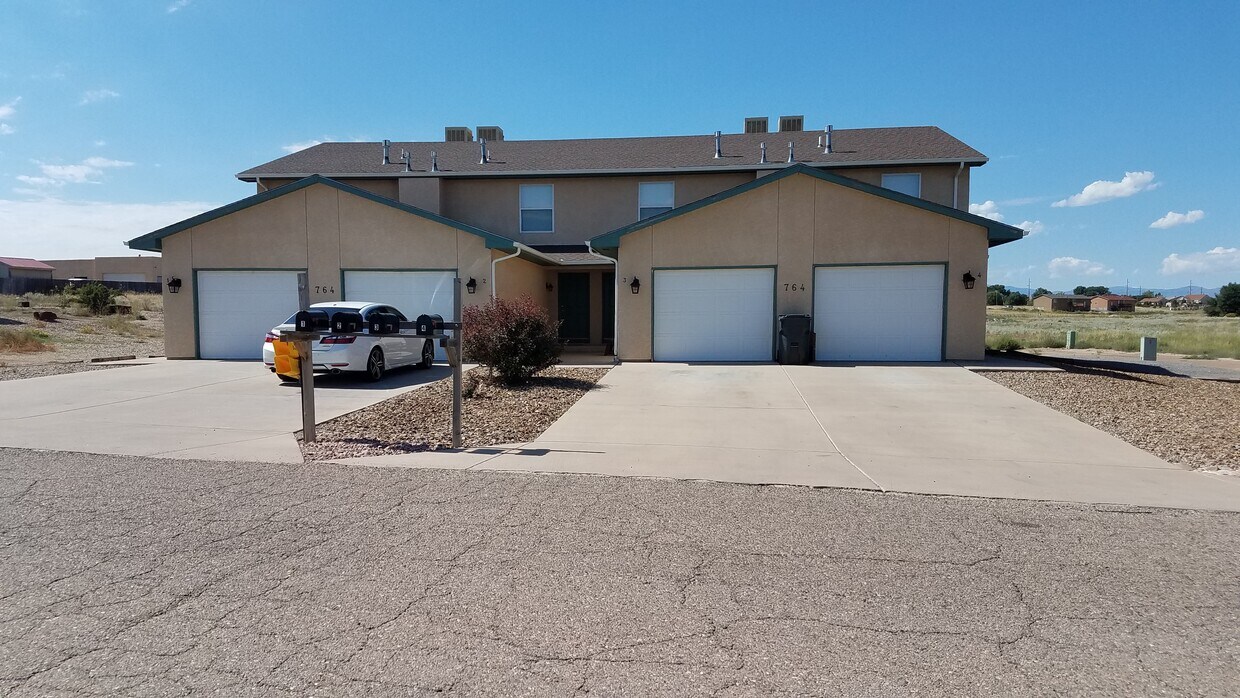 764 E Clarion Dr, Pueblo West, CO 81007 Townhome Rentals in Pueblo