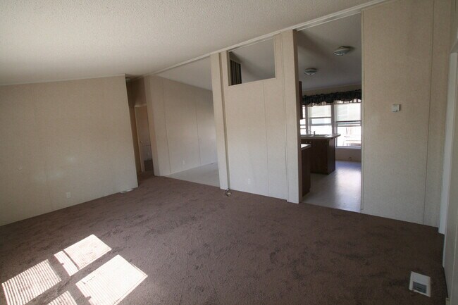 Foto del edificio - 3 bedroom in centralized location