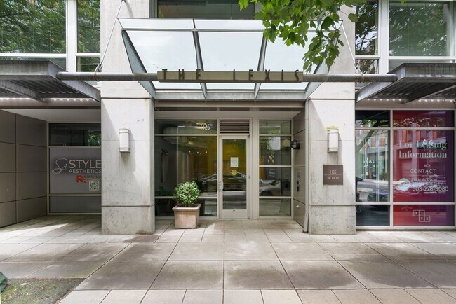 Building Photo - 2 Bed, 2 Bath Bright & Modern Condo in the Pearl District - Now Available!