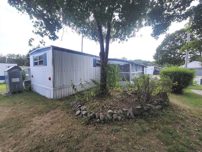 Building Photo - 239 Ayer Rd