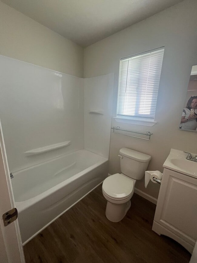 Building Photo - Mountain View Apartments - 1280