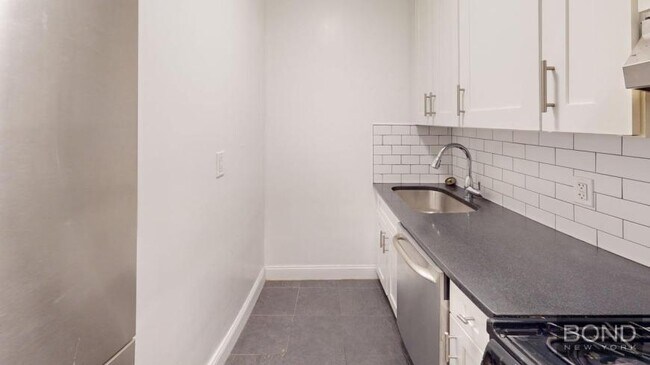 Building Photo - 0 bedroom in Manhattan NY 10028