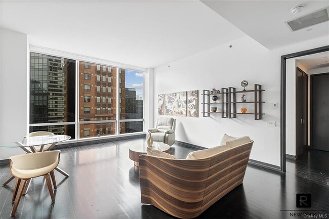 Foto del edificio - 139 E 57th St