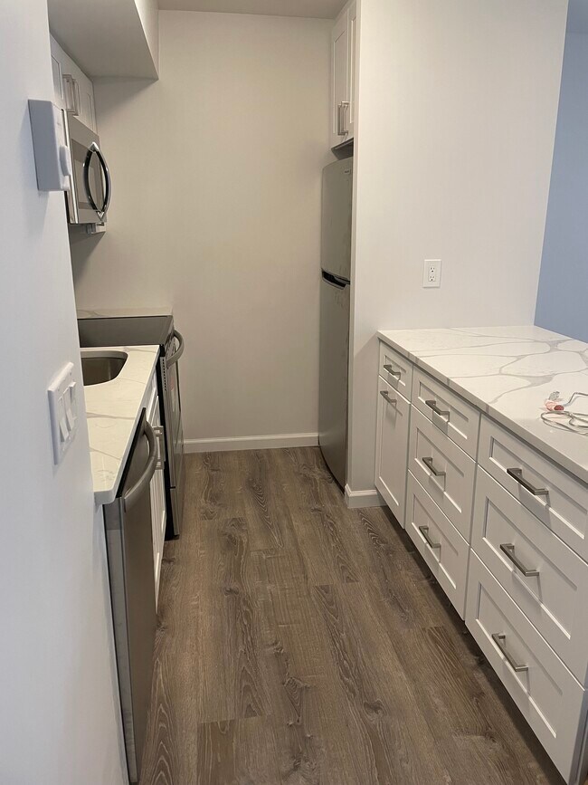Kitchen - 55 Fieldstone Dr