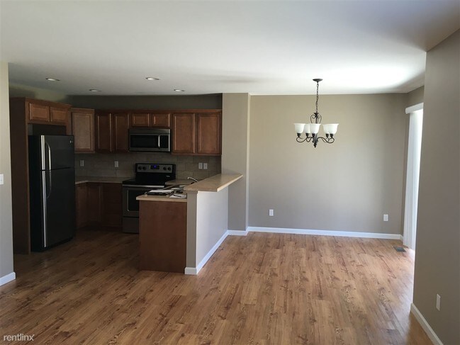 Foto del edificio - 3 br, 2.5 bath Duplex - 904 Sadie Ct