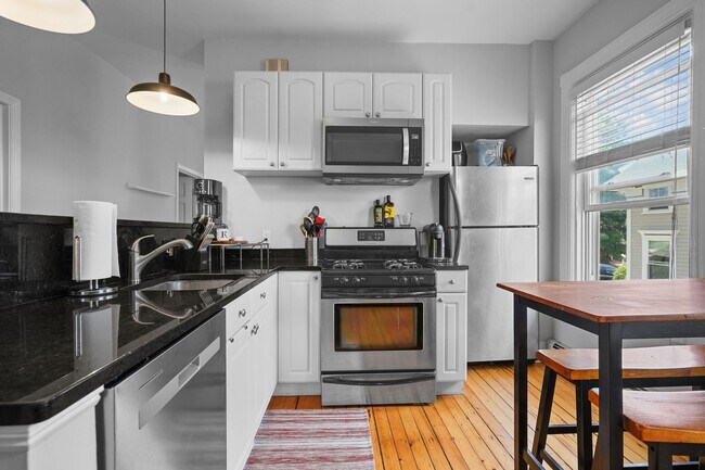 Foto del edificio - 74 Woodbine St