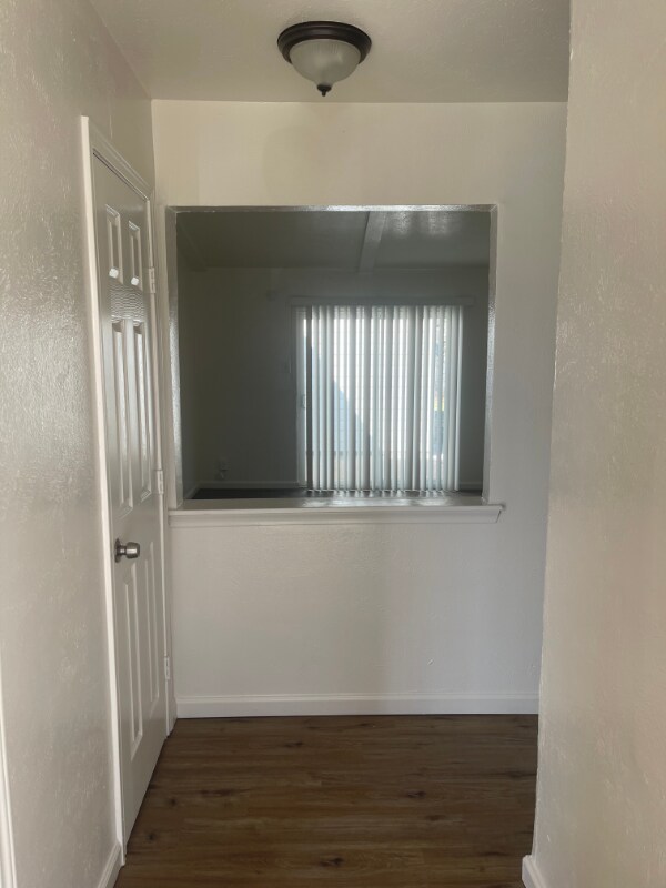 Building Photo - 9905 Grove Oaks Blvd