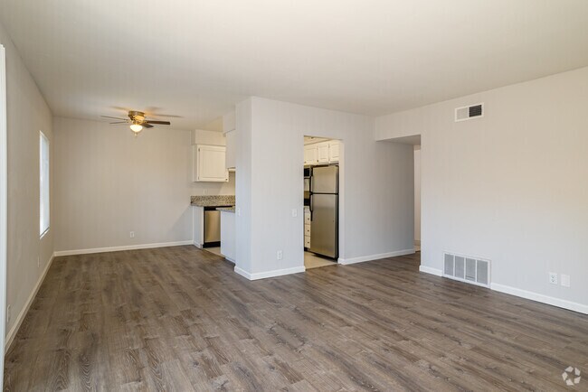 2HAB, 1BA - 1,048 ft² - Riverside Gardens