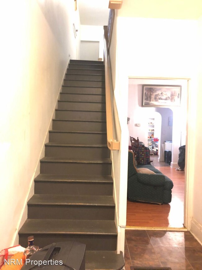 Foto del edificio - 6 br, 3 bath House - 166 Robinson Street