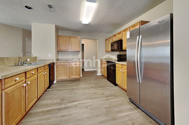 Foto del edificio - 5013 Springdale Dr