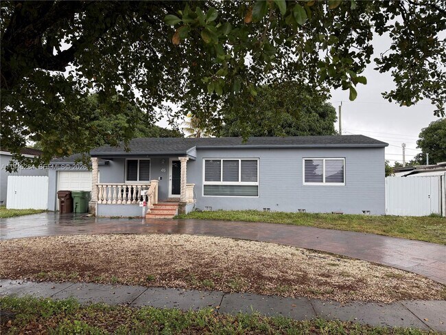 Building Photo - 45 W 60th St