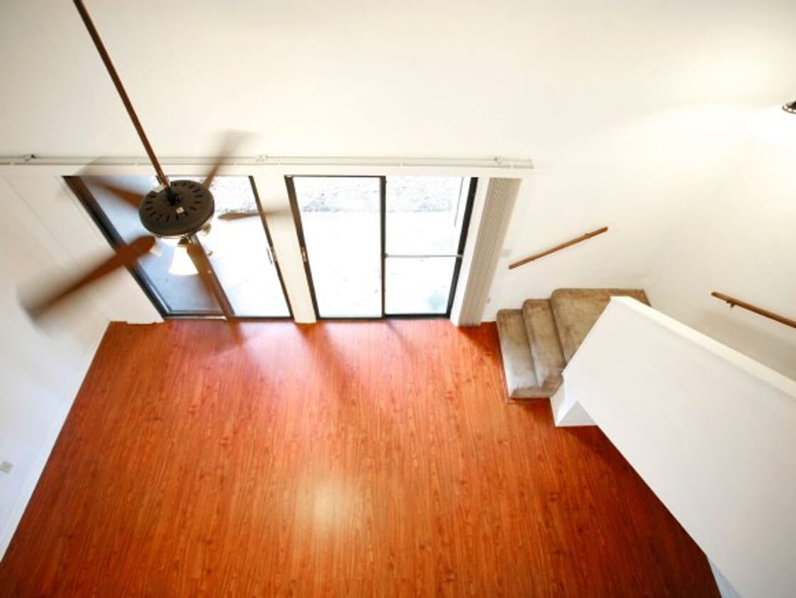 Beautiful 2 bedroom/ 2 bath townhome - Beautiful 2 bedroom/ 2 bath townhome