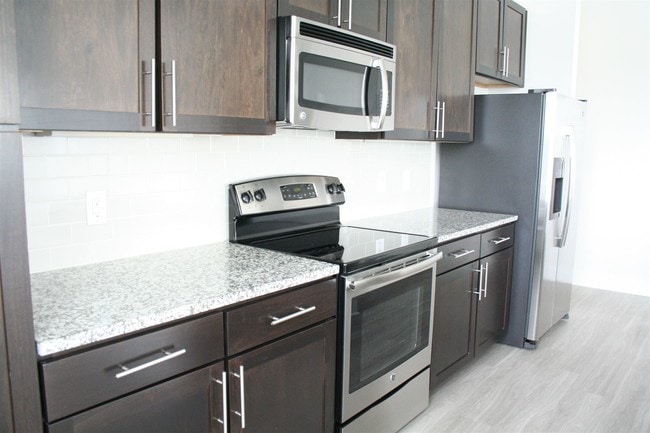 Building Photo - 795 Gateway Dr