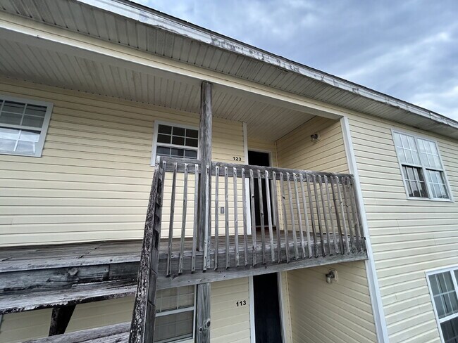 Building Photo - Apartment for Rent