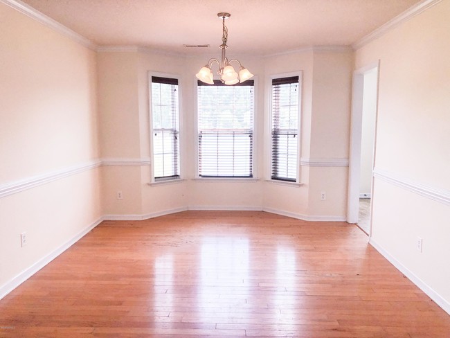 Foto del edificio - 106 Spring Leaf Ln