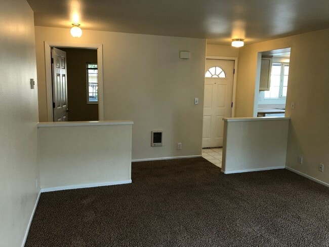 Photo - 930-940 E 24th Ave (Eugene, OR) Apartment
