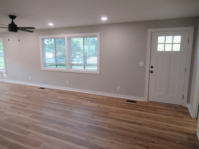 Building Photo - Spacious, Move-In Ready Rental with Modern Updates on the West Side of Lincolnton!