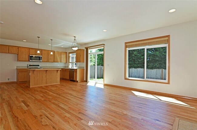 Building Photo - 14228 44th Ave W
