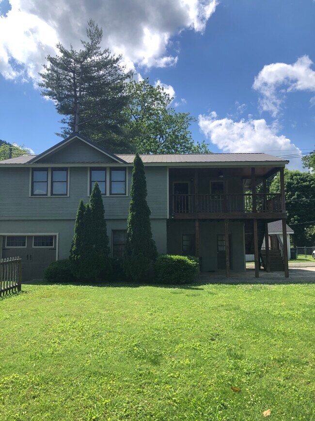 Foto del edificio - 514 Laurel Ave