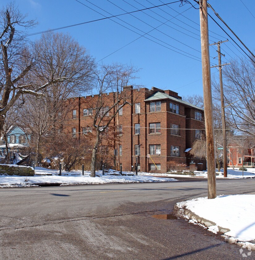 Foto principal - 214 Merriman Rd