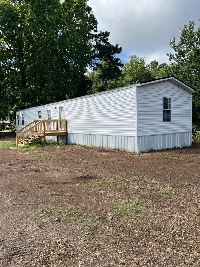 Foto del edificio - Fully Renovated & Pet Friendly 3 Bedroom, 2 Bathroom Home in Loris – No HOA!