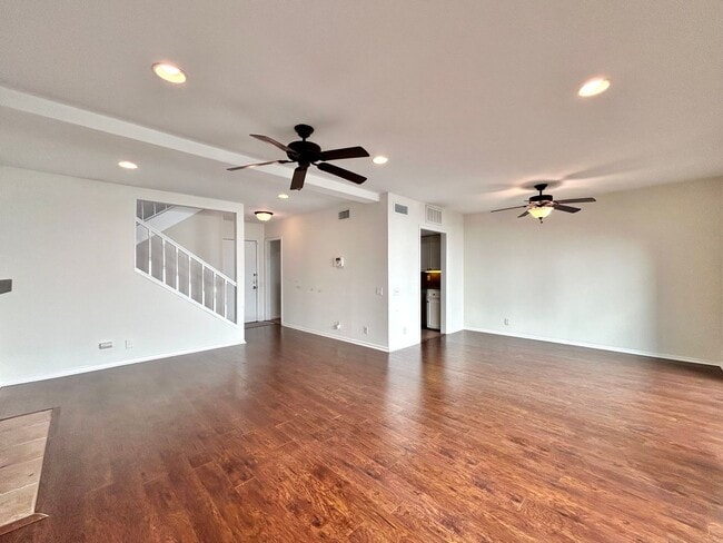 Building Photo - Stunning 2-bedroom, 2.5-bathroom