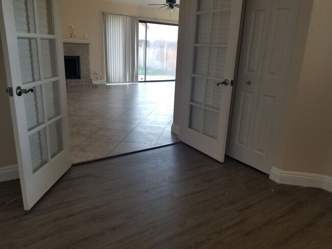Foto del edificio - 10943 Countryview