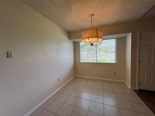 Foto del edificio - 3700 Skipton Dr