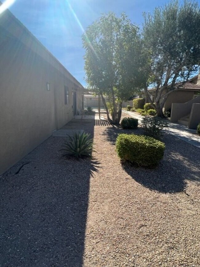 Foto del edificio - COMING SOON! 3 Bed 2 Bath House in Cathedr...