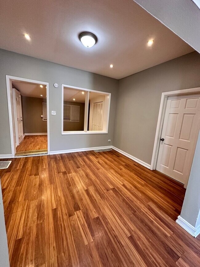 Foto del edificio - 8131 S Calumet Ave