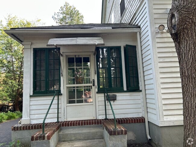 Building Photo - 25 S Monroe St