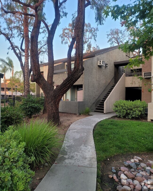 Building Photo - 1350 N Escondido Blvd