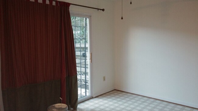 Foto del edificio - Spacious 2bd/1.5bth Condo Located in Laurel Square!!