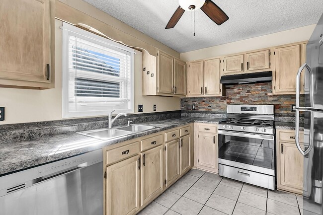 Foto del edificio - 111 Hopper Dr