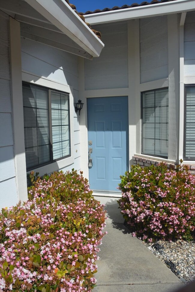 Foto del edificio - Hillcrest area 2 bedroom, 2 bath with 2 ca...