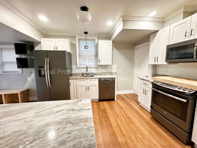 Foto del edificio - 1112 Kelton Ave