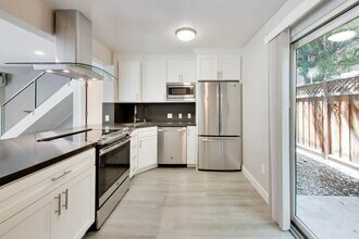 Building Photo - 1662 Hollenbeck Ave