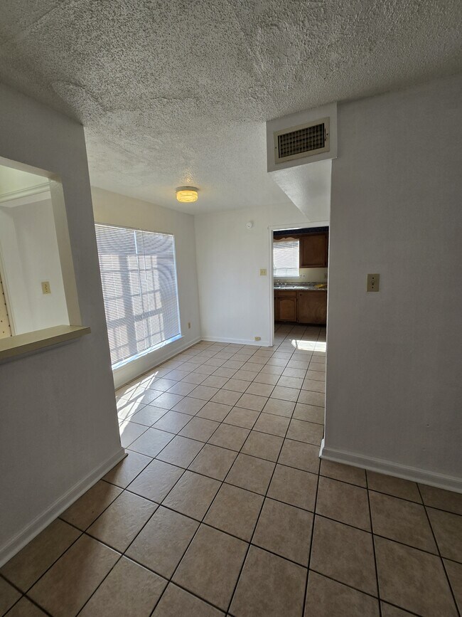 Foto del edificio - 120 Oak Ridge Ave