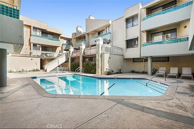 Foto del edificio - 19009 Sherman Way