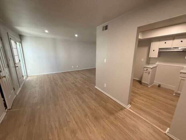 Foto del edificio - 8152 Troost Ave