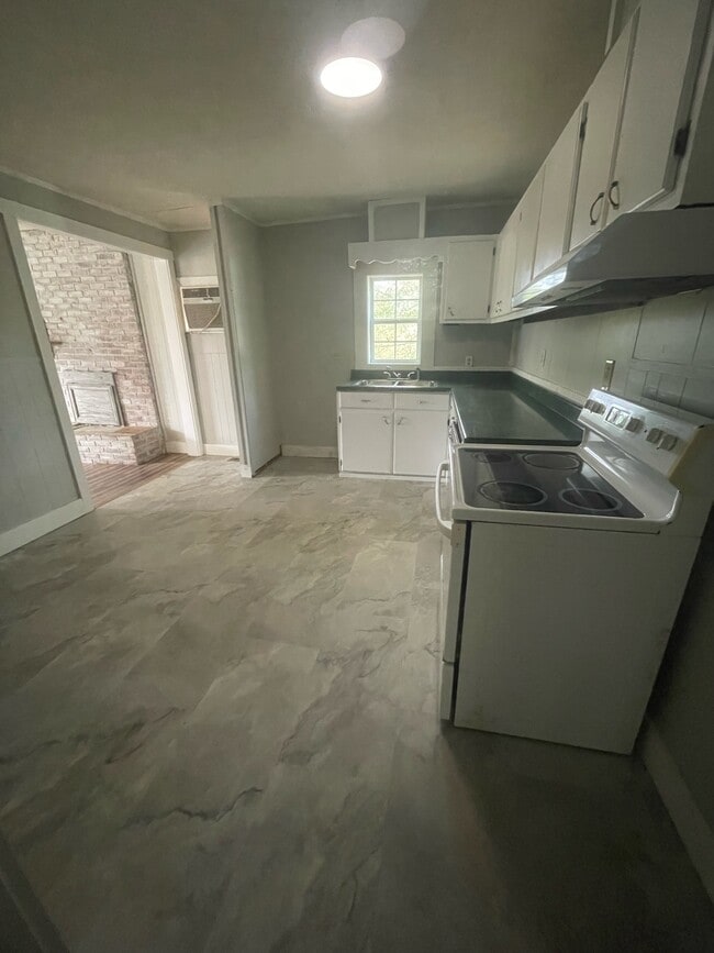 Building Photo - 324 Ramer Selmer Rd