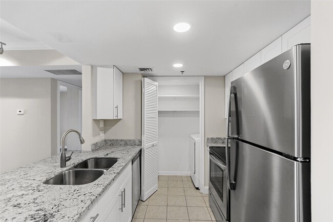 Foto del edificio - 3525 Sage Rd