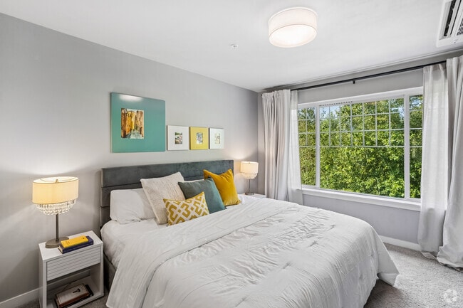 3BR, 2.5BA - 1,206SF - Primary Bedroom - Marymoor Ridge