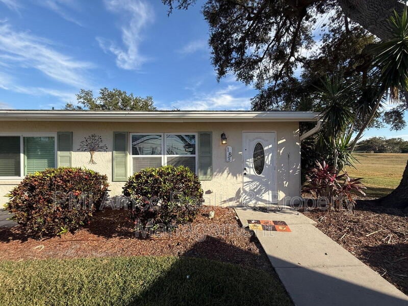 Primary Photo - 2202 Clubhouse Dr