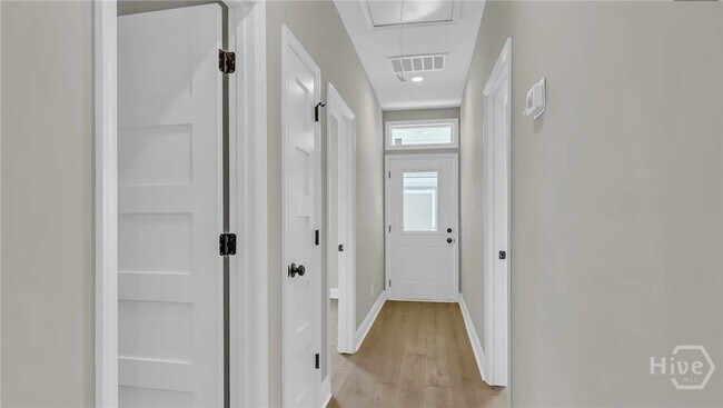 Foto del edificio - 1019 W 35th St