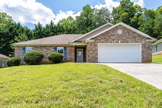 Building Photo - 637 Marston Ln