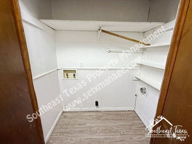 Foto del edificio - 782 Pinchback Rd