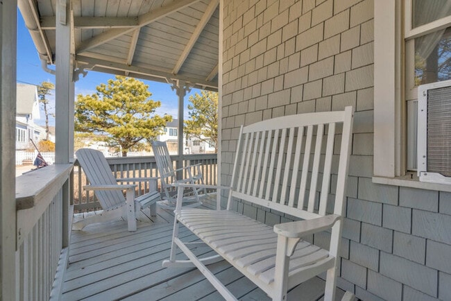 Building Photo - River & Sea Views: Camp Ellis Beach House