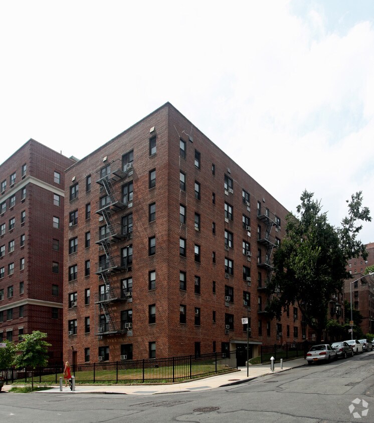Foto principal - 83-96 118th St
